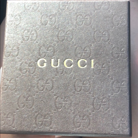 Lightly worn authentic Gucci watch with receipt. - Picture 7 of 7